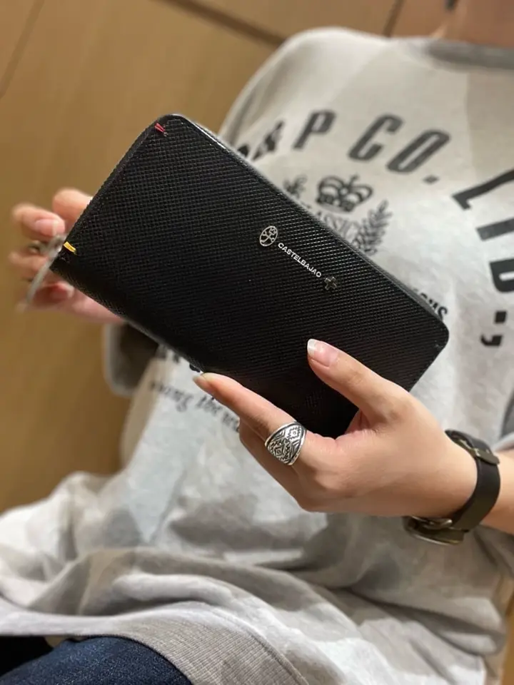 ❣️お値下げ、カステルパジャック　牛革　新品長財布‼️ カステルバジャック 長財布 本革 ラウンドファスナー 期間限定カラー