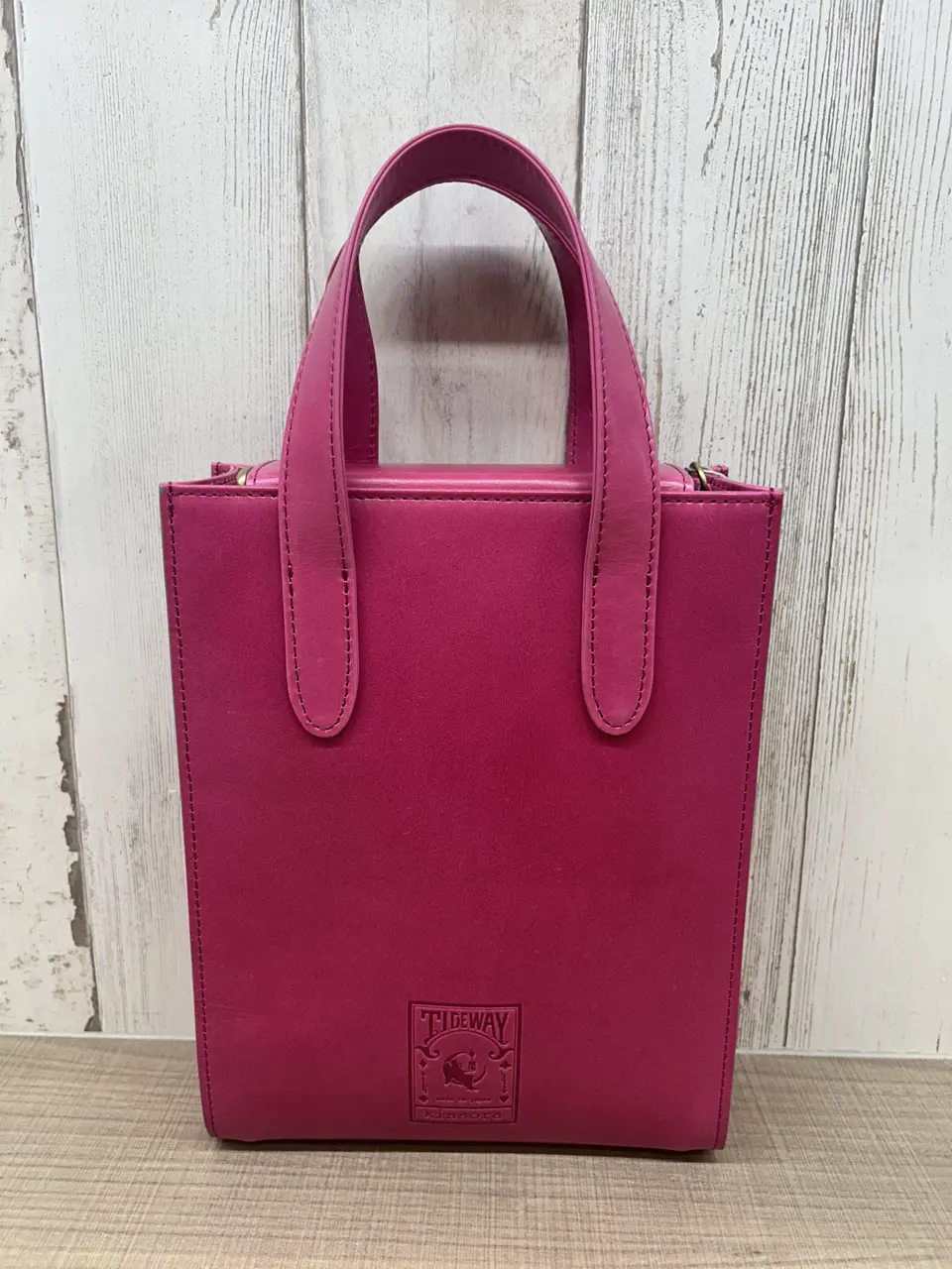 ファンキーソーダ 230F ブルーバック／ピンクライン アトランティス G921 ファンキーソーダ 230F ブルーバック／ピンクライン アトランティス G921