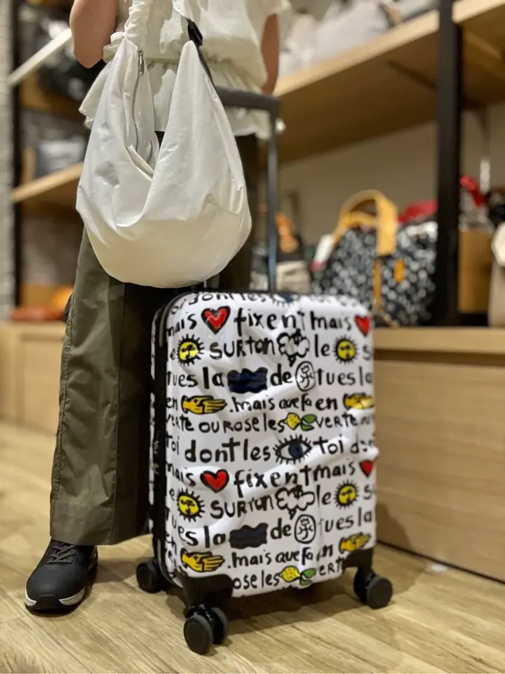 CASTELBAJAC アートグラフィック キャリーケース 未使用品 CASTELBAJAC アートグラフィック キャリーケース 未使用品