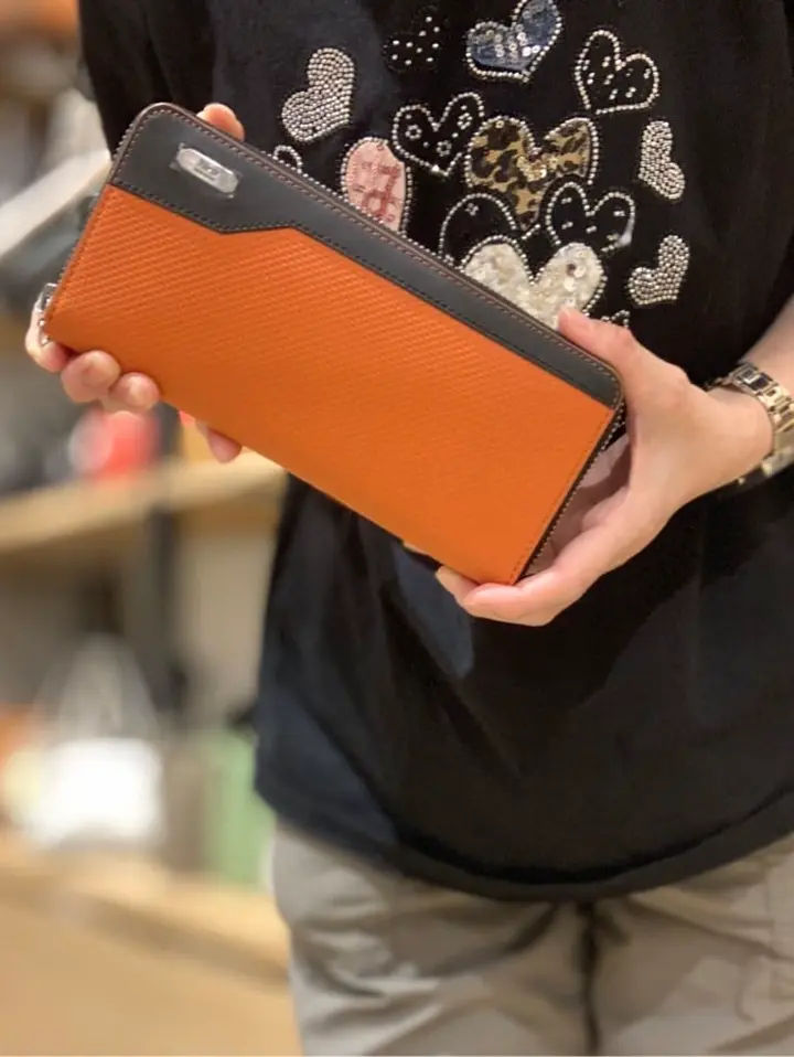 ノイインテレッセ 長財布 ラウンドファスナー ギャルソン型 小銭入れ