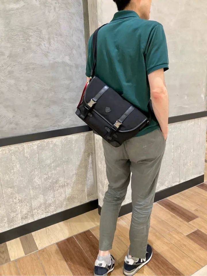 オロビアンコ ショルダーバッグ メッセンジャー リボン付 斜め掛け サコッシュ オロビアンコ ショルダーバッグ メッセンジャー リボン付 斜め掛け