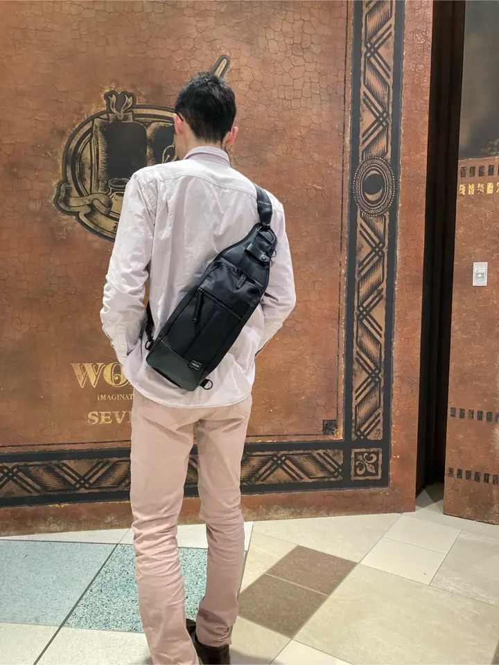 ブラウンレザー スリングバッグ COACH - コーチ ボディバッグ トンプソン ロゴ型押し スリング