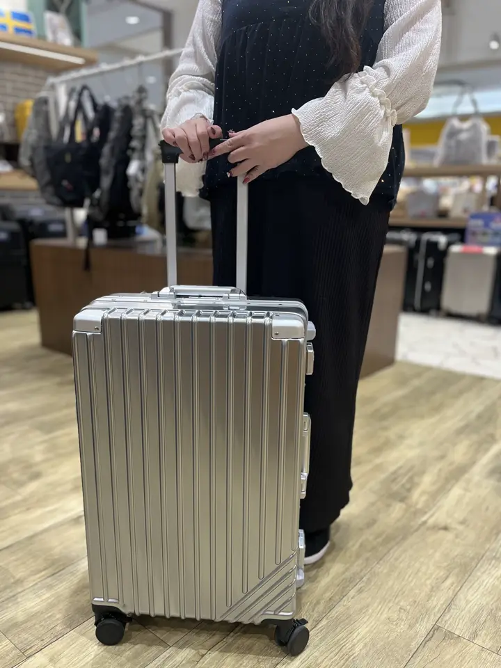 Meetページ ブラック・ホワイト各3点セット ケースなし 楽天市場】正規品 保証付 バーマス スーツケース Sサイズ 機内持ち込み