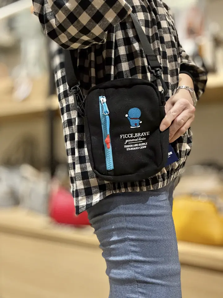 フィセブレイブ ドラえもん ミニショルダーバッグ メンズ レディース F