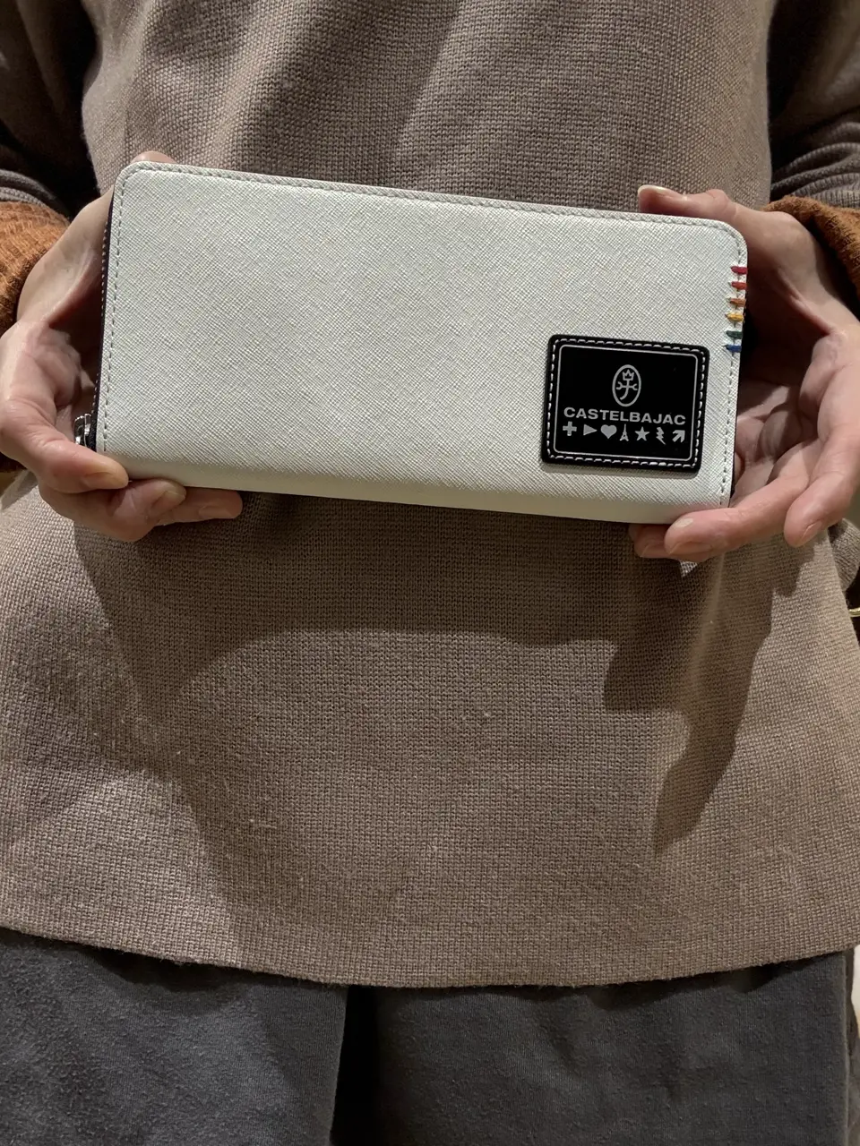 カステルバジャック 長財布 ラウンドファスナー 本革 ソート 034616