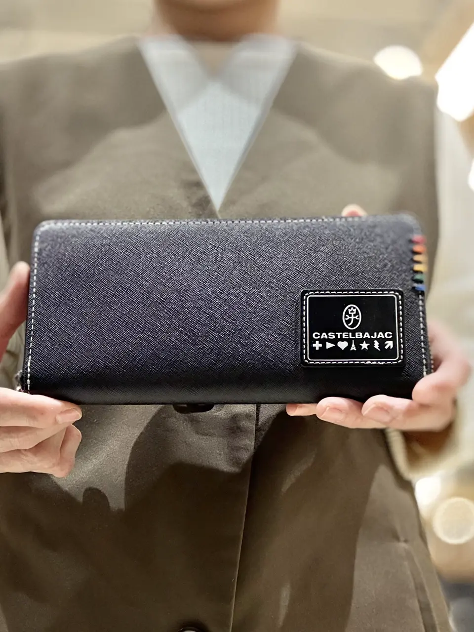 カステルバジャック 長財布 ラウンドファスナー 本革 ソート 034616