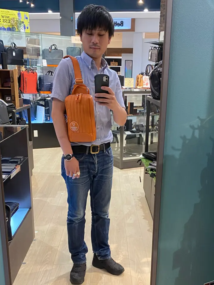 アントニオ クリスティアーノ ボディバッグ タテ型 ワンショルダー