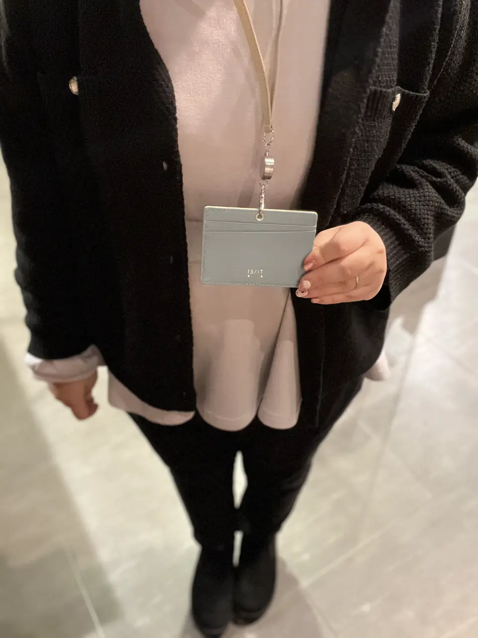 イズイット IDカードホルダー ネックストラップ メンズ レディース 本