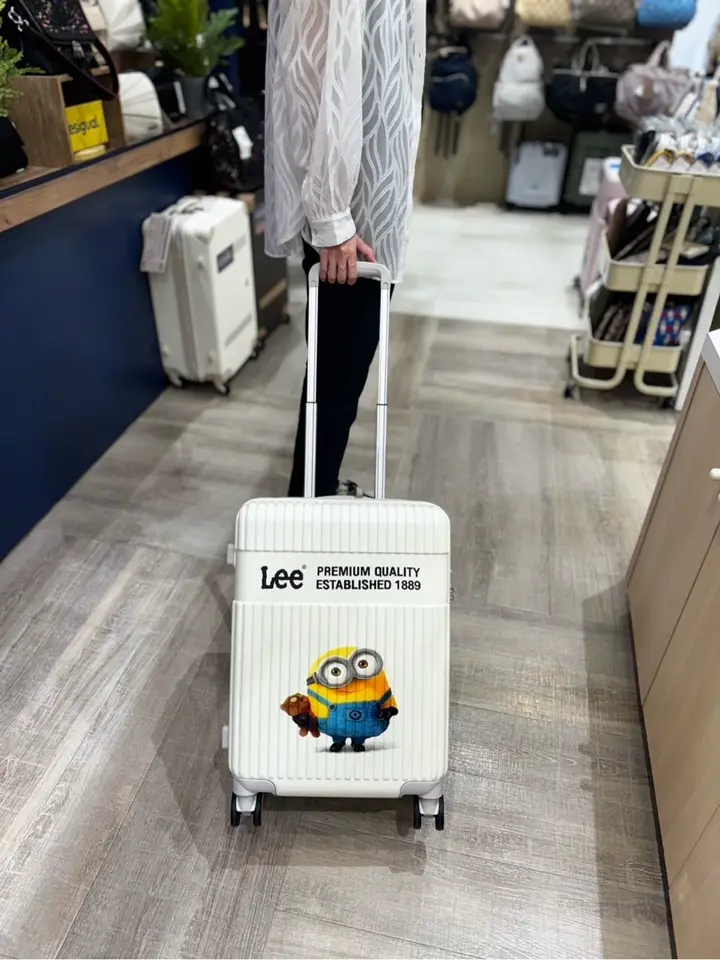 Lee×ミニオンズ トランク Lee ミニオン スーツケース 52L 58L 62cm 3.6kg 320-30001
