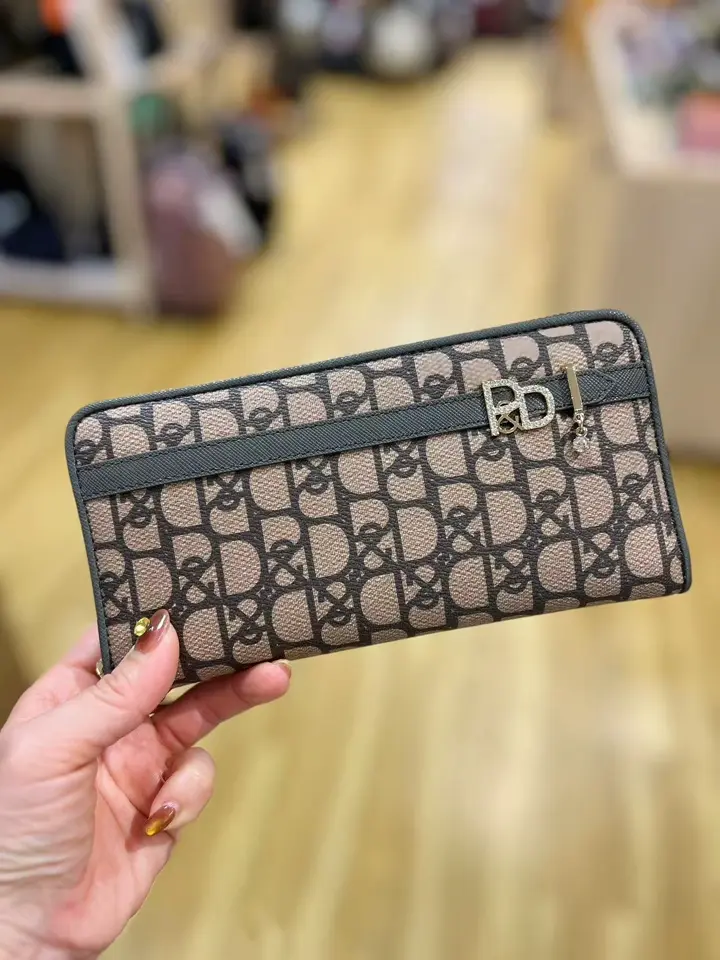 ピンキーアンドダイアン 長財布 本革 大容量 レディース PDLWBET4