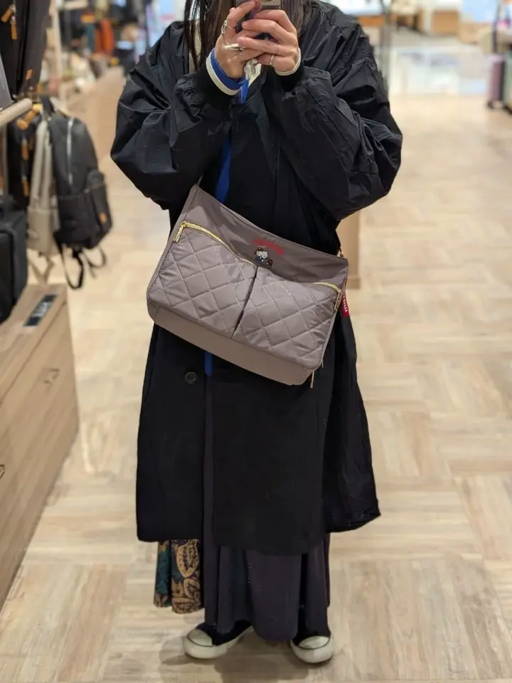 ケスクルデザイン ハローキティ ショルダーバッグ ハローキティ