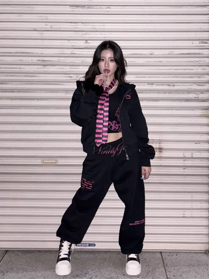 パンツ Cross Logo Studded Micro Shorts Cross Logo Studded Micro Shorts – YZ
