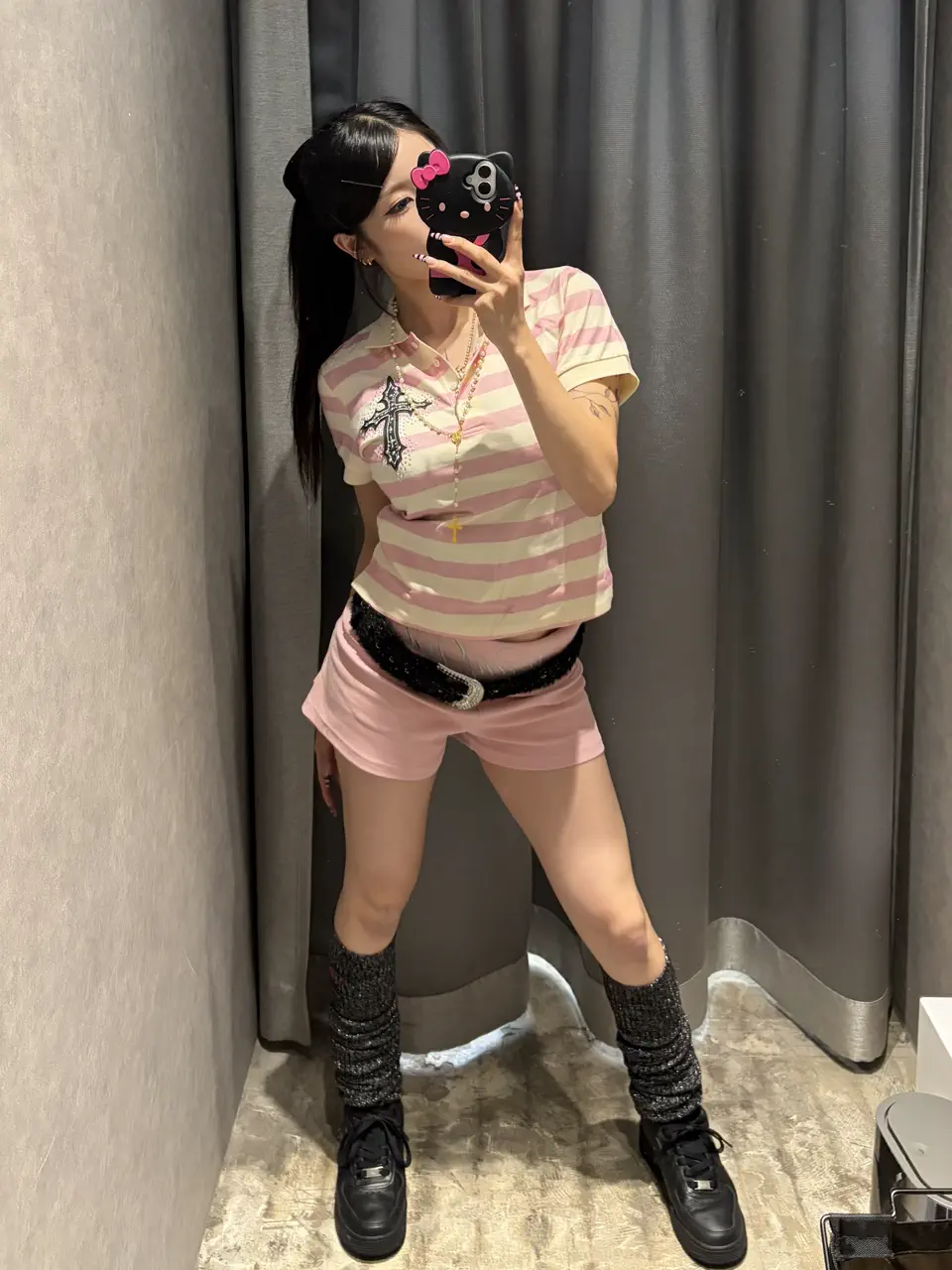 パンツ Cross Logo Studded Micro Shorts Cross Logo Studded Micro Shorts – YZ