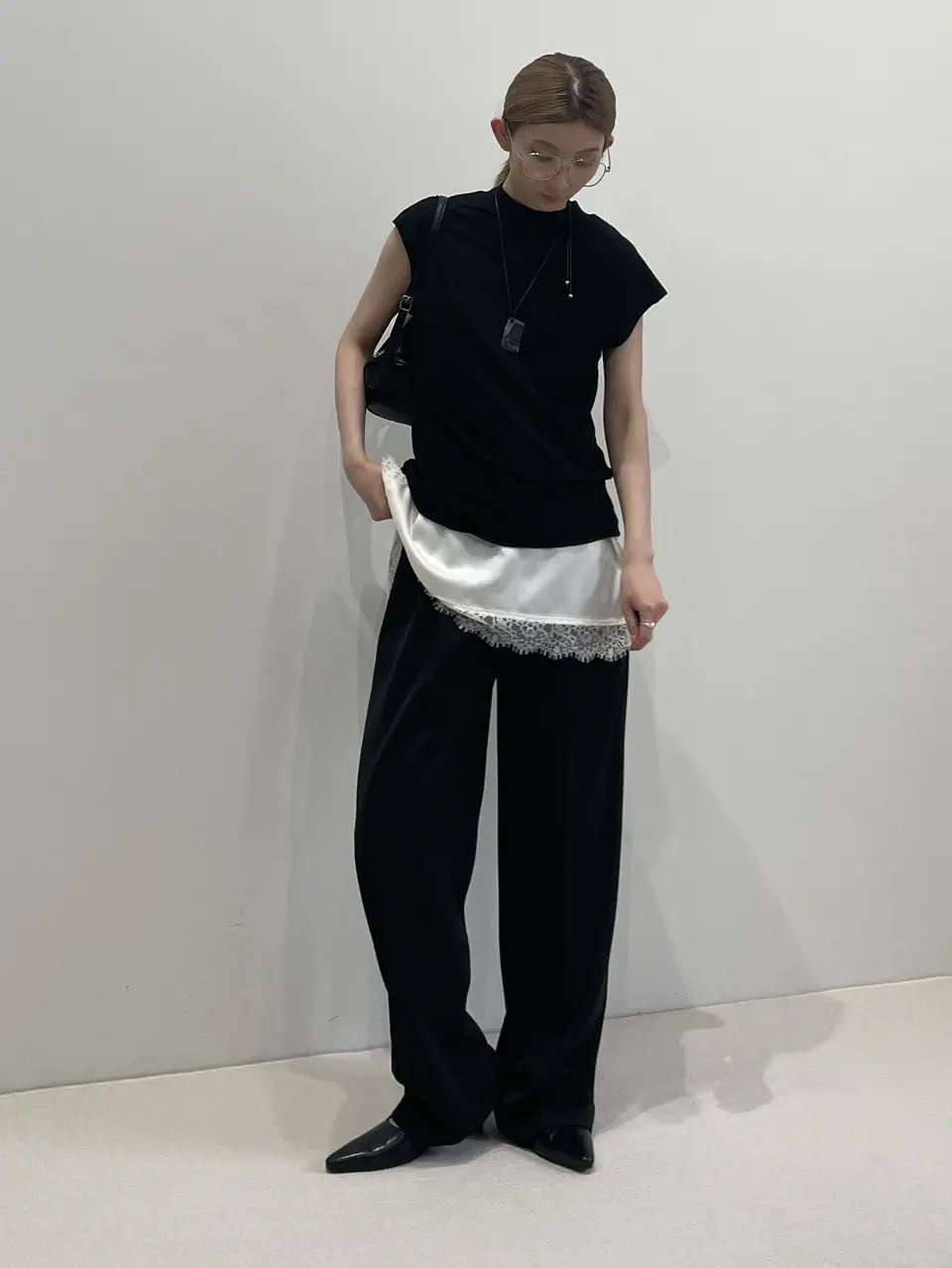 ほぼ未使用 CELINE 23AW ポップアップ限定モーガン蔵人着用 希少 52 CELINE（セリーヌ） ミディアム ストラップウォレット ニノ サプルグレ