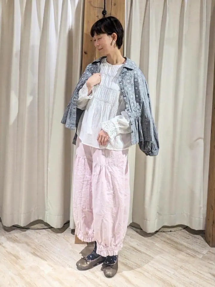 WHITE COLLECTION】リバーレースピンタックブラウス（ホワイト