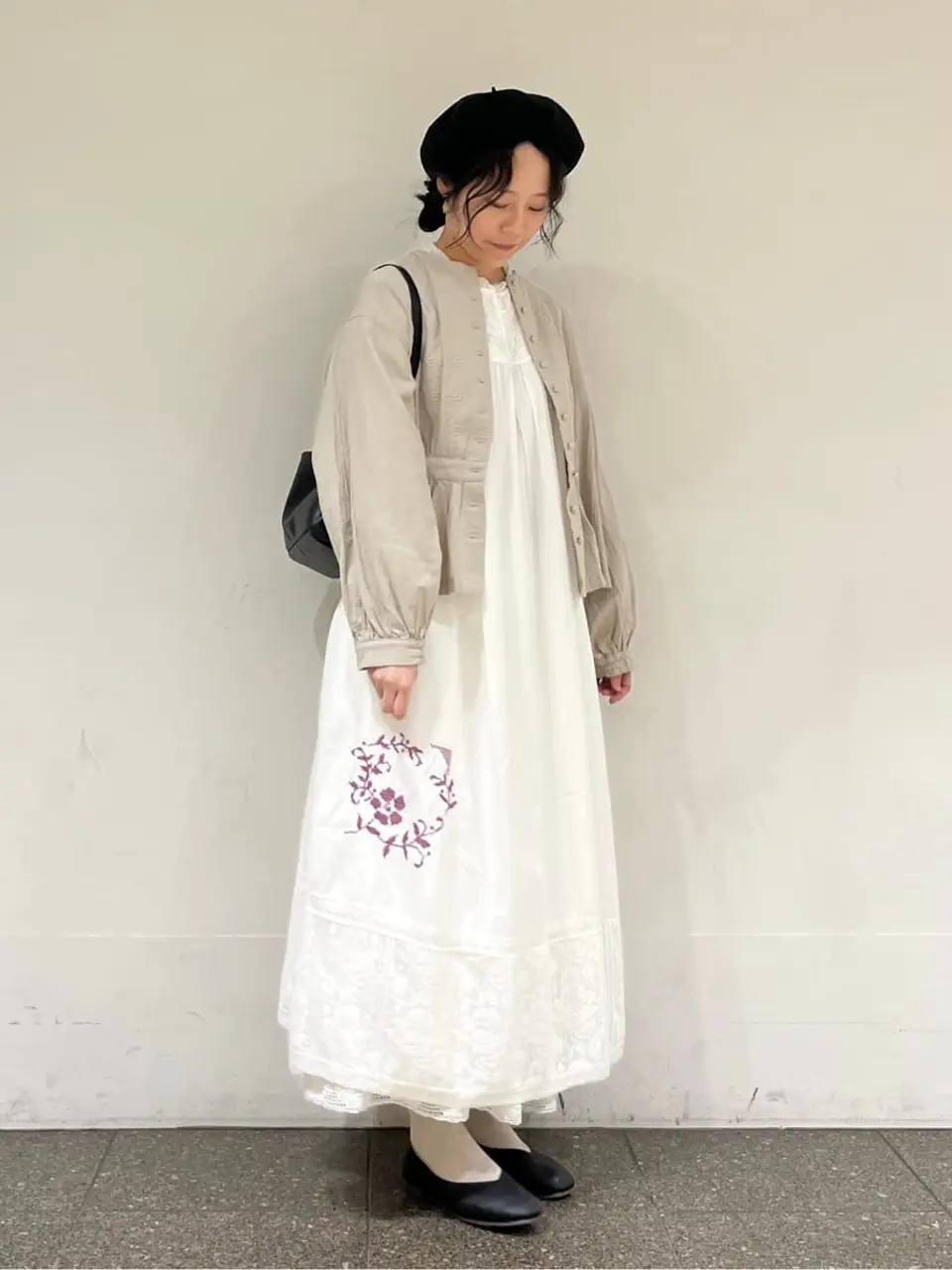 セール】 【WEB限定 Sサイズ】ランダム刺繍レース切替ワンピース（オフ
