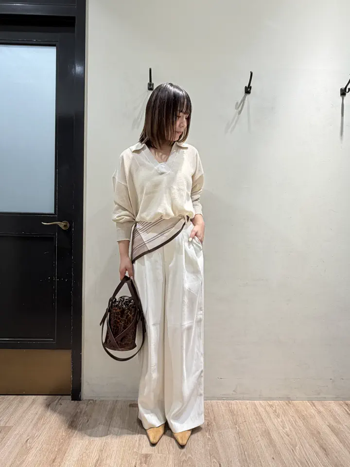 セール】 シャイニーワイドパンツ(セットアップ可)（オフホワイト/モカ