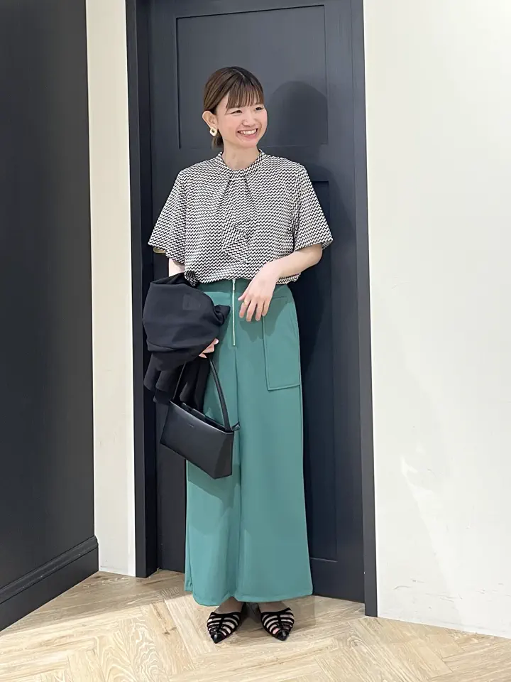 GUCCI 美品タイトスカート フロントスリット カーキ クリーニング済み