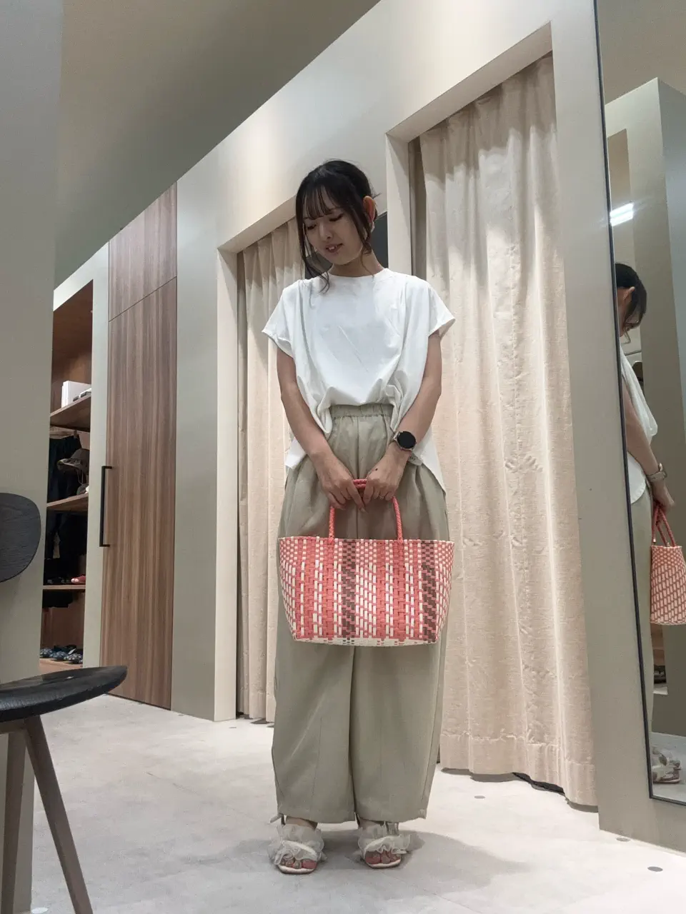 セール】 ◇タックフレンチスリーブプリントTシャツ（オフホワイト