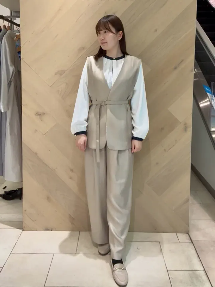 セール】 シャイニーノーカラージレ(セットアップ可)（オフホワイト