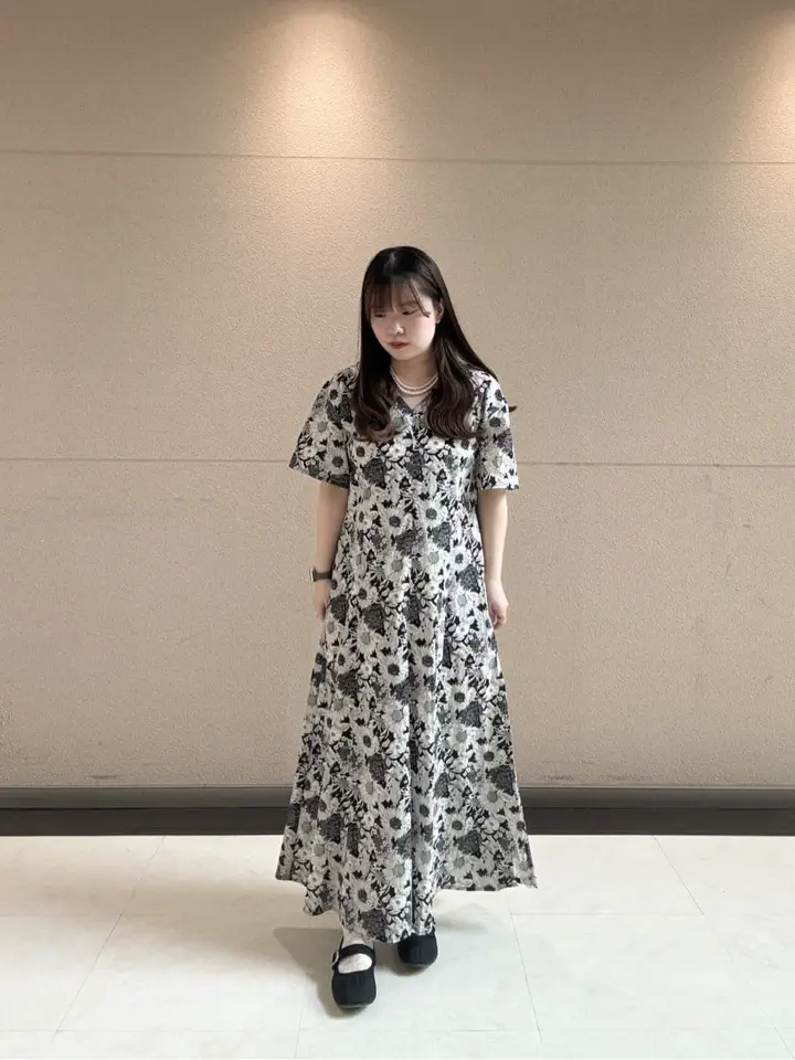セール】 【LIBERTY FABRICS】Vネックフレアワンピース（ブラック