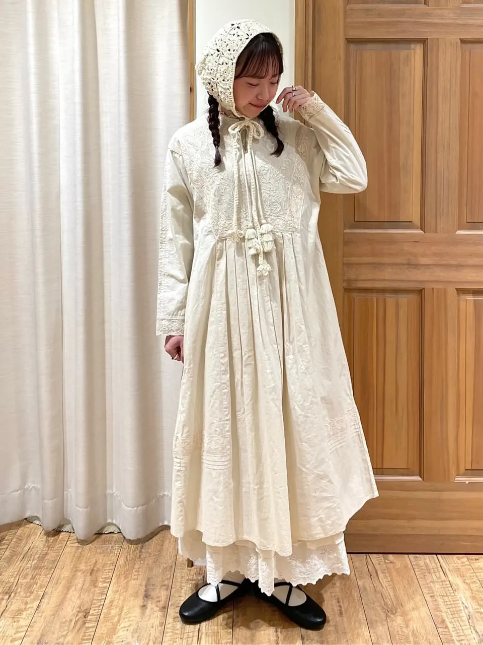 セール】 【WEB限定 Sサイズ】刺繍切替レースワンピース（ブラック