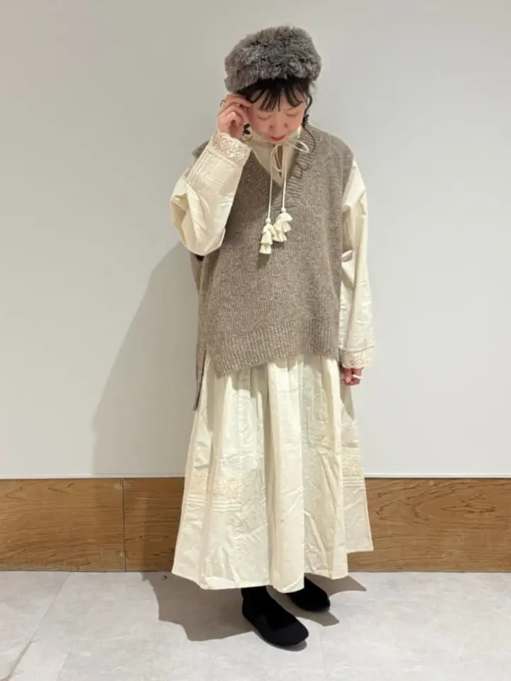 セール】 【WEB限定 Sサイズ】刺繍切替レースワンピース（ブラック