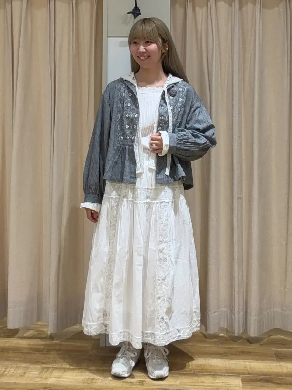 セール】 【WHITE COLLECTION】オーバーレースフード付きボレロ