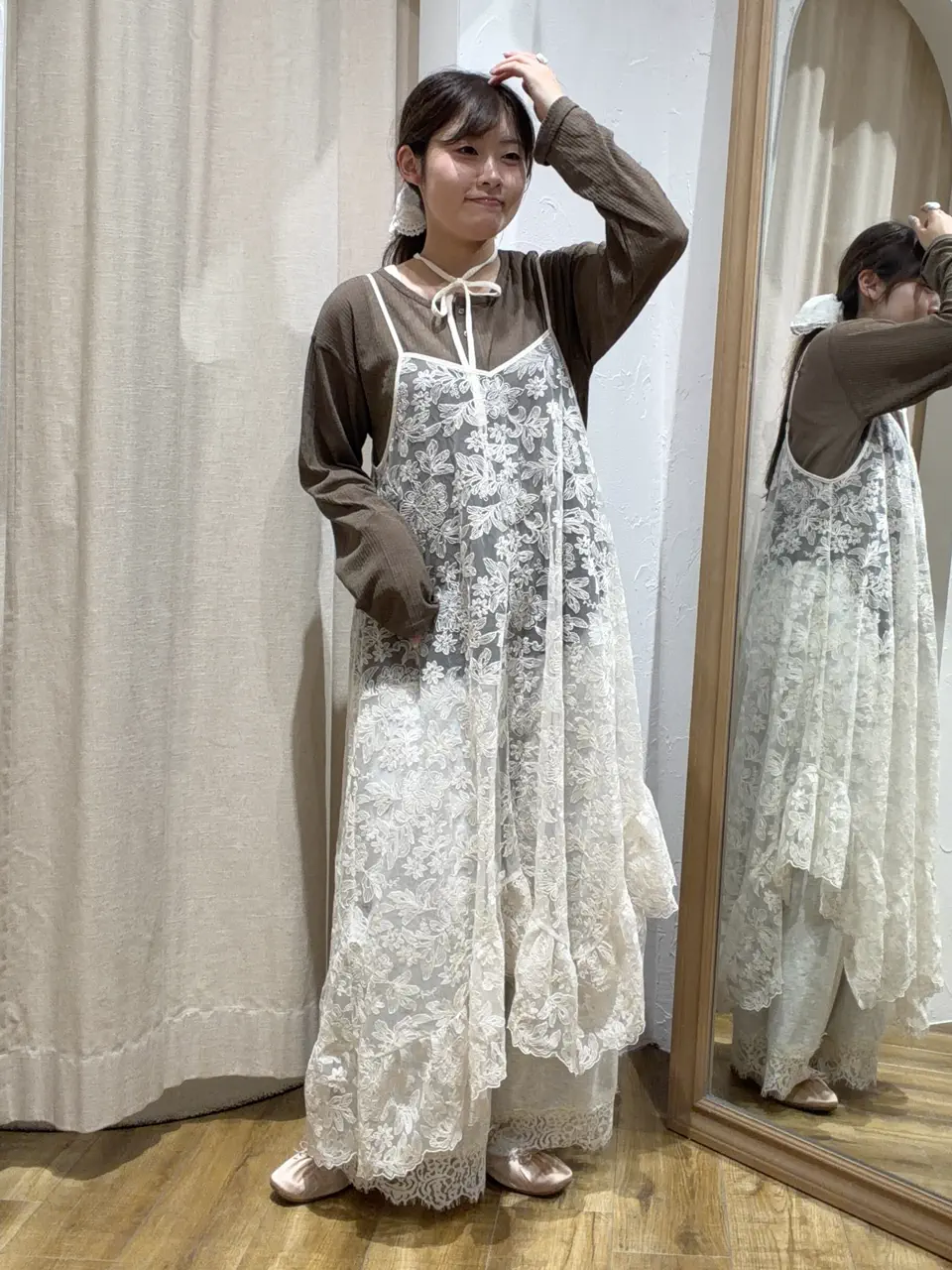 新品同様 5万 25SS Apaiser lame ボリュームフリルカーディガン セール】 シアーフリルカーディガン（ブラック/ピンク/ライトベージュ