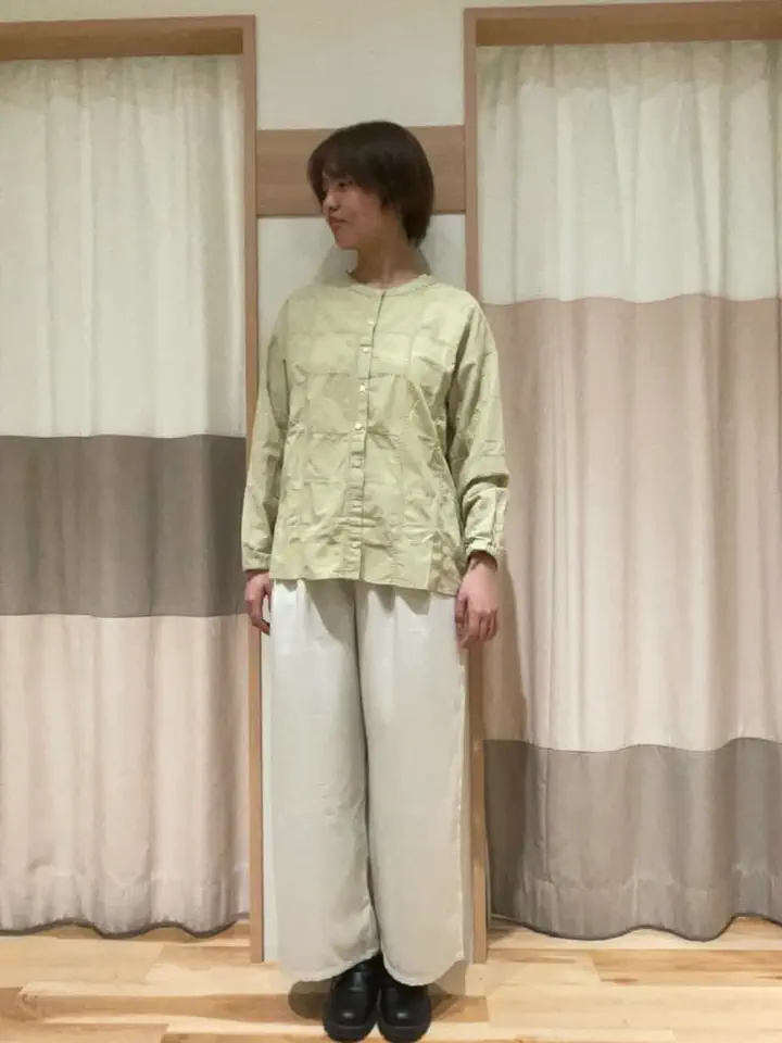 セール】 スクエア刺繍バンドカラーブラウス（オフホワイト/ブラック