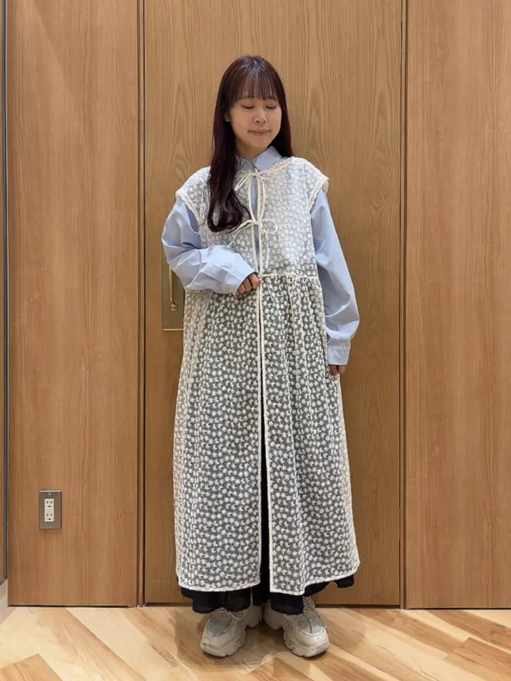 チュール刺繍前後2WAYノースリワンピース（オフホワイト/ブラック