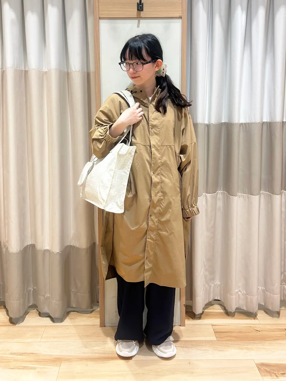 歳末処分価格【新品SALE】Paul Smith HAPPY カラナビ付ポーチ PVCコーティングカラビナ付きミニポーチ（ブラック/イエロー/バッグ