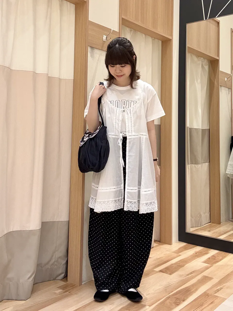 セール】 キキョウ柄スカラップ刺繍バッグ（ネイビー/キナリ/バッグ