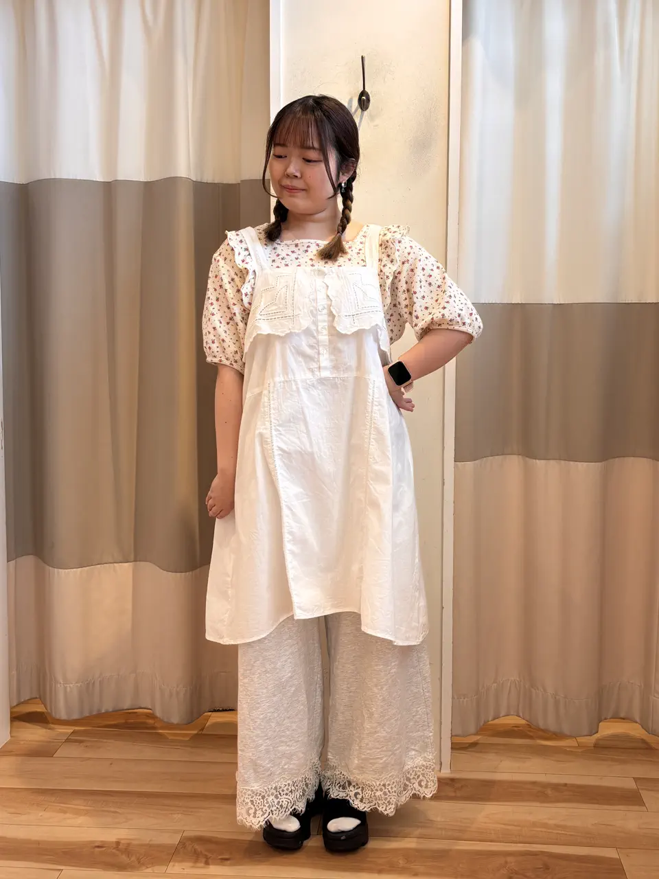 セール】 カットワーク刺繍キャミチュニック（オフホワイト/ブラック