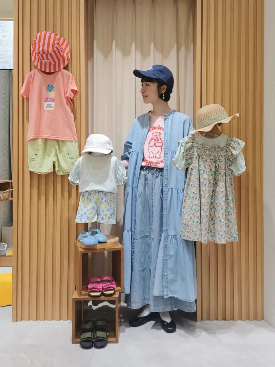 セール】 ☆シャーリング花柄ワンピース（サックスブルー/キナリ