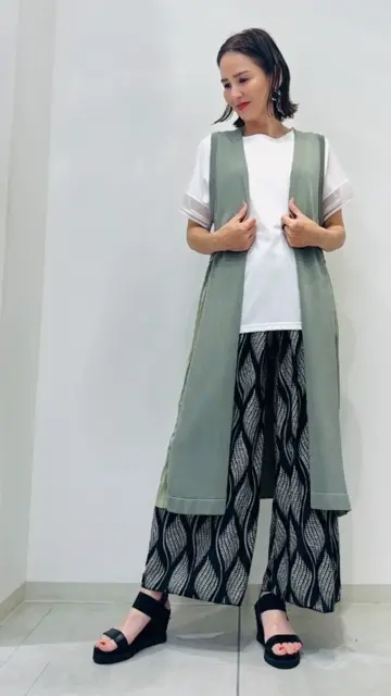 バックプリーツジレ