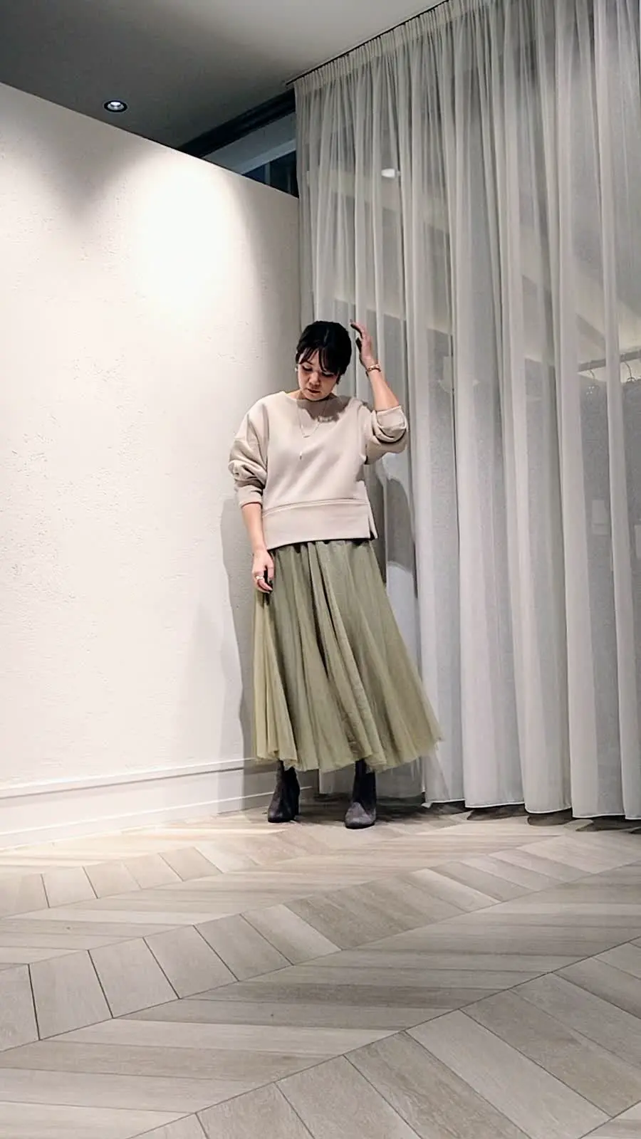 かろやかボンディングライクZIPプルオーバー