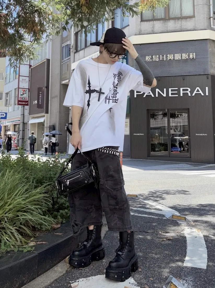 受注制【Never mind the XU】dirty cross print tee (2color