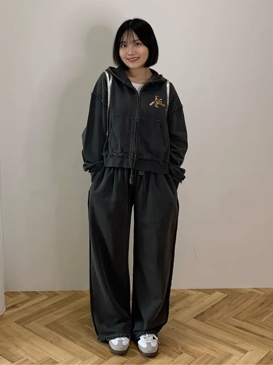 Disney/ディズニー ヴィンテージライクZIPパーカー【ユニセックス