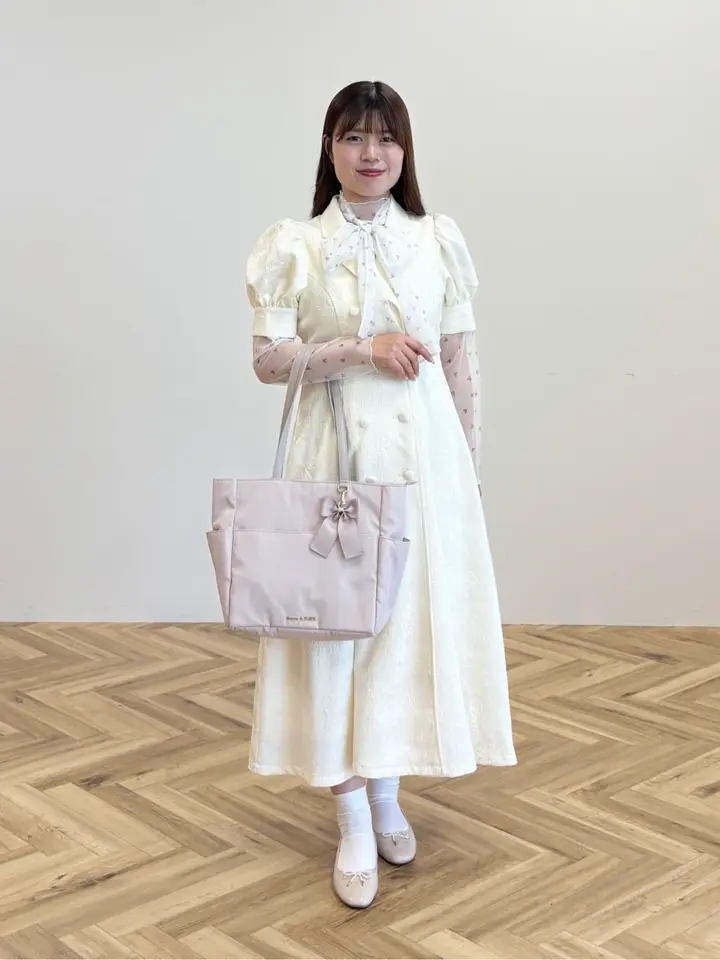 撥水加工リボンチャームマルチポケットトートM/Maison de FLEUR