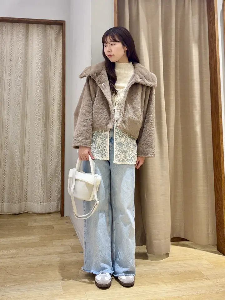 ebure ハイカウントシルクコットン フーデットショートブルゾン 75,900 ebure ハイカウントシルクコットン フーデットショートブルゾン 75,900