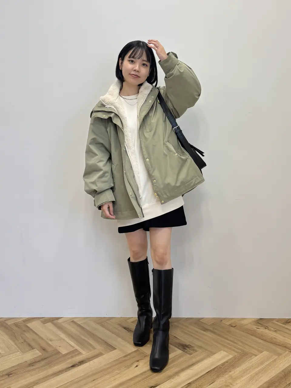 新品OUTHEREムラ染めマウンテンパーカーMグリー系マルチカラー 【公式