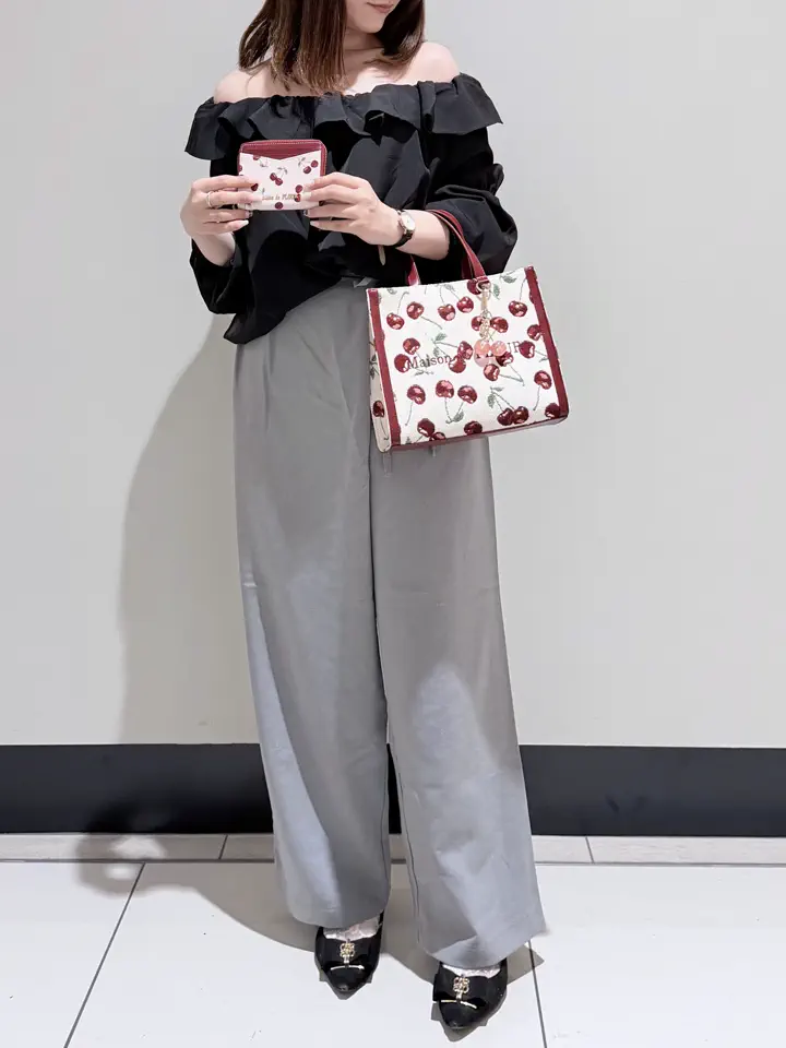 エミコ様♡ジョリーフルール♡L字通院ケースウォレット リーフ付きチェリーカードケース/Maison de FLEUR（メゾン ド フルール