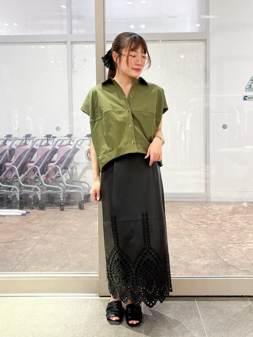 極美品✨ヴィヴィアン　ラップスカート　 ティーアード　エンブロイダリー　刺繍 エンブロイダリーレザーライクスカート/earth music&ecology（アース