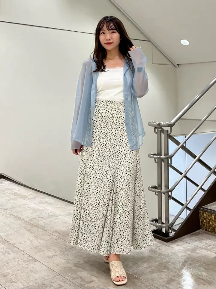 揺れる小花柄裾フレアスカート/earth music&ecology（アース