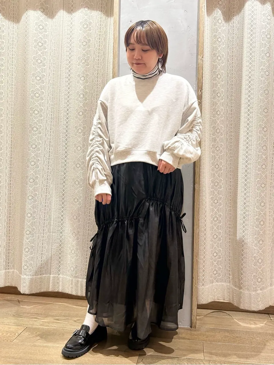 シャイニーアシンメトリーギャザースカート/earth music&ecology