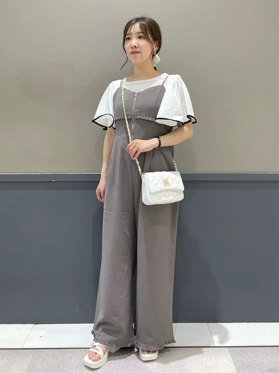 ≪USED≫ミニフリルフロントジップロンパース/earth music&ecology