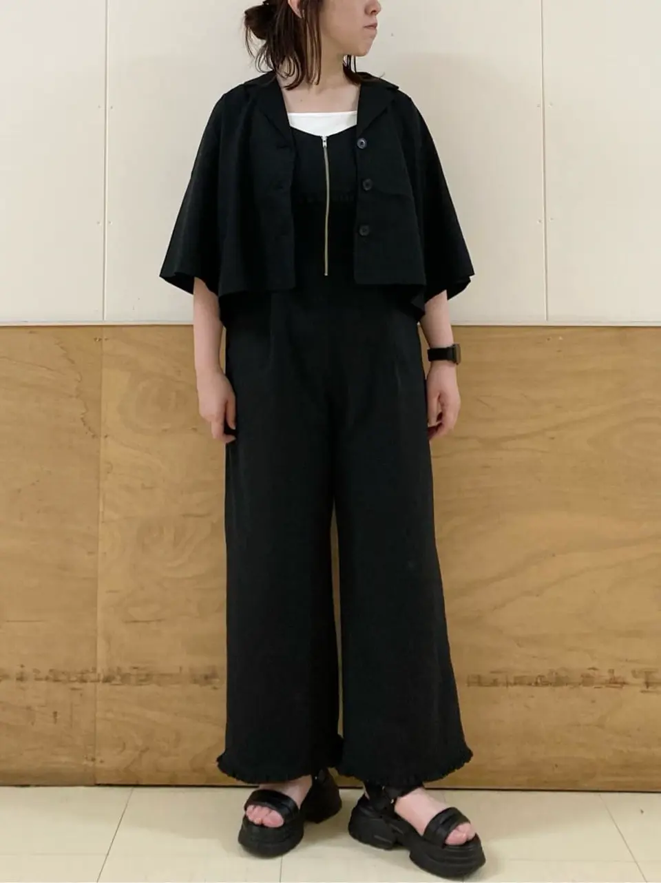 ミニフリルフロントジップロンパース/earth music&ecology（アース