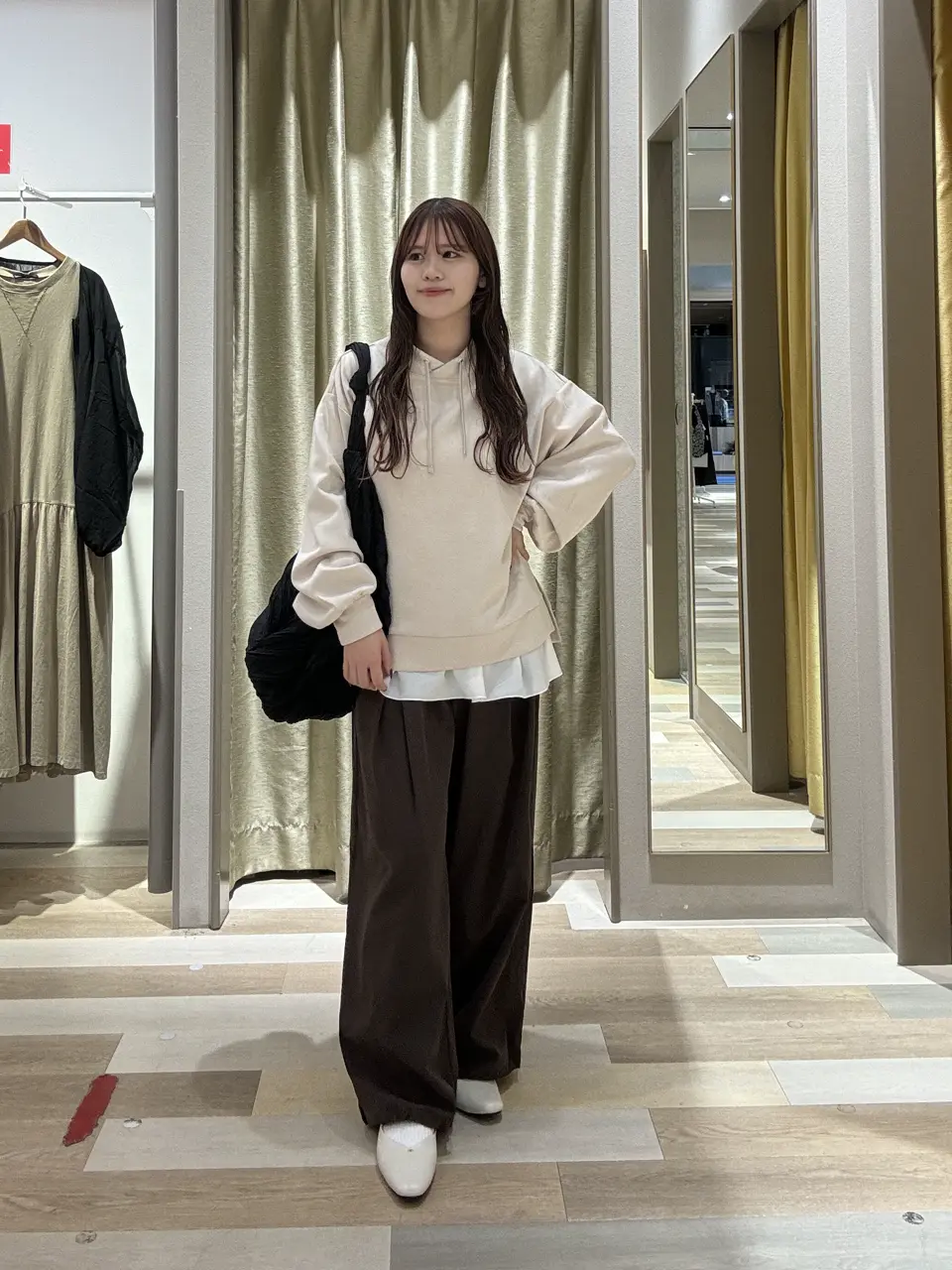 ダンボール抜け襟プルオーバー/Green Parks（グリーン パークス）の