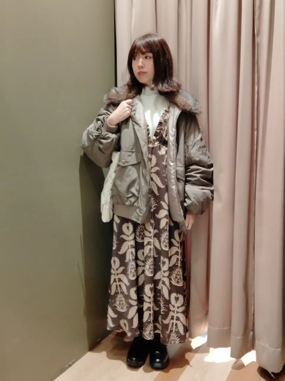 □ESCAR ボタニカルptフリルエプロンワンピース/Green Parks（グリーン